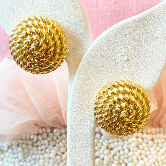 Vintage Y2K Givenchy Paris New York Gold Twisted Rope Round Clip On Earrings - Picture 1 of 7